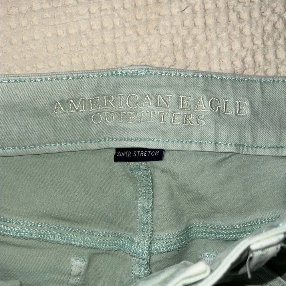 American Eagle Outfitters Green Midi Shorts Mid-Rise Stretch - Picture 5 of 5